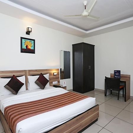 Capital O 1391 Hotel Pushpa Vilas Ghaziabad Eksteriør bilde