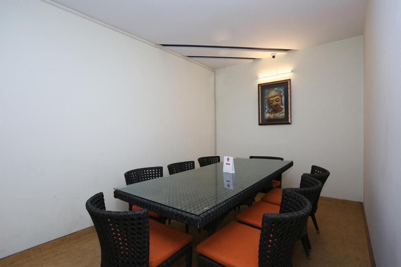 Capital O 1391 Hotel Pushpa Vilas Ghaziabad Eksteriør bilde