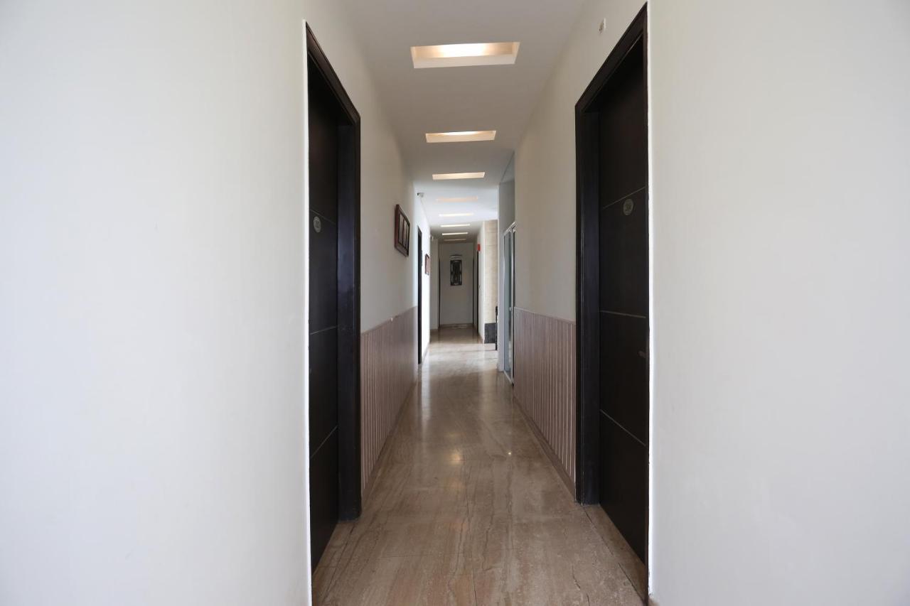 Capital O 1391 Hotel Pushpa Vilas Ghaziabad Eksteriør bilde