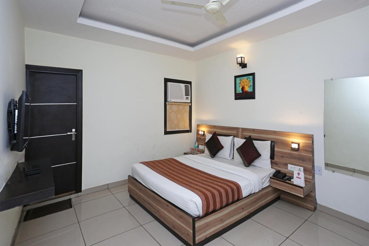 Capital O 1391 Hotel Pushpa Vilas Ghaziabad Eksteriør bilde