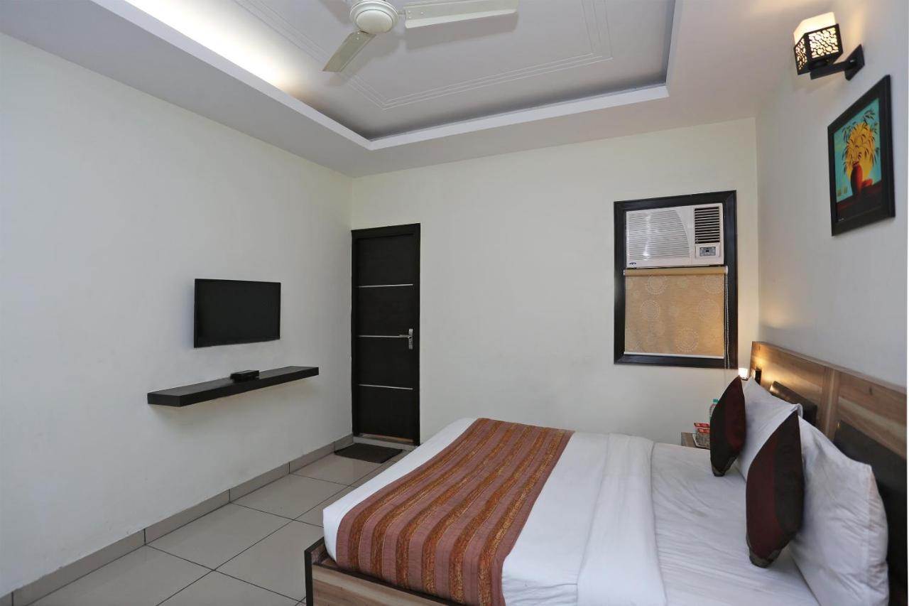 Capital O 1391 Hotel Pushpa Vilas Ghaziabad Eksteriør bilde