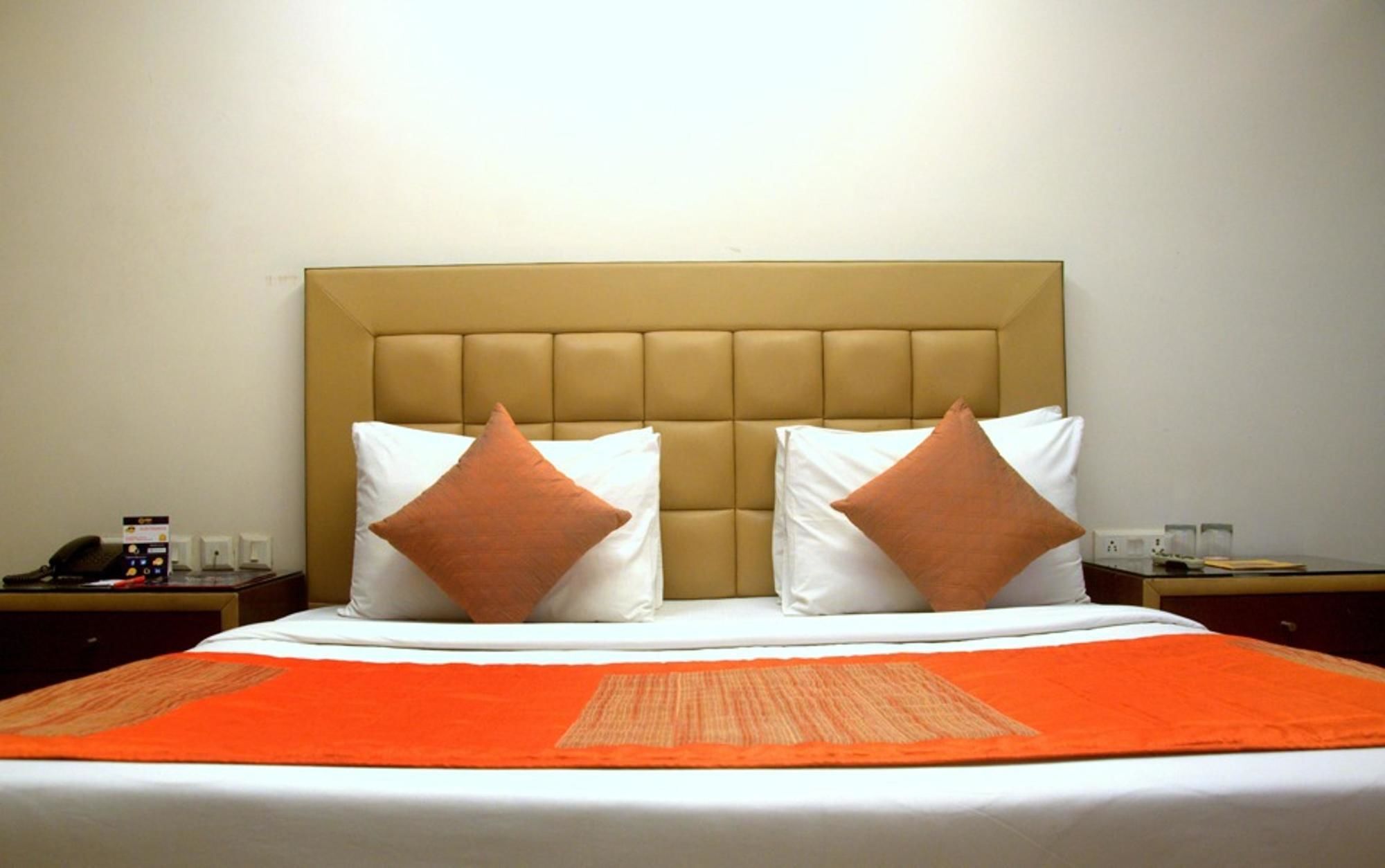 Capital O 1391 Hotel Pushpa Vilas Ghaziabad Eksteriør bilde